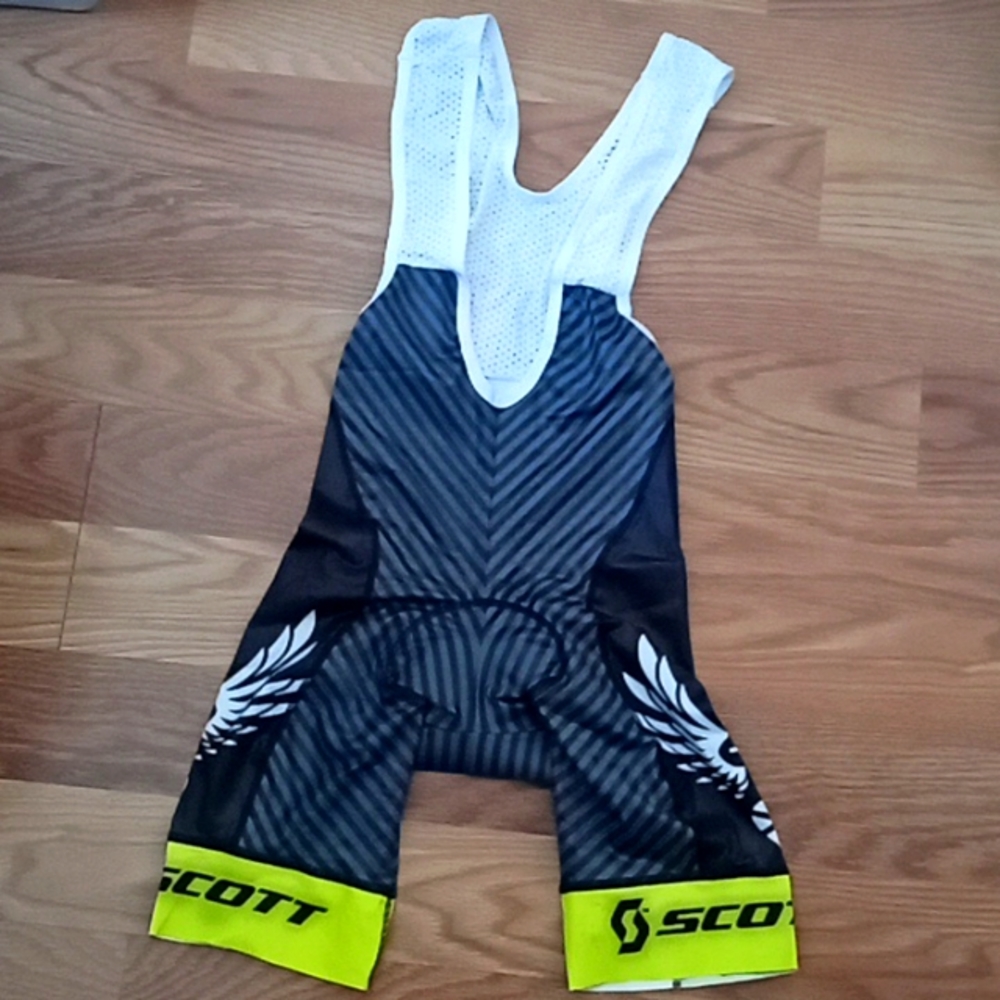 Betty Designs Cycling Bib-Shorts (Pinstripe/Neon Trim)